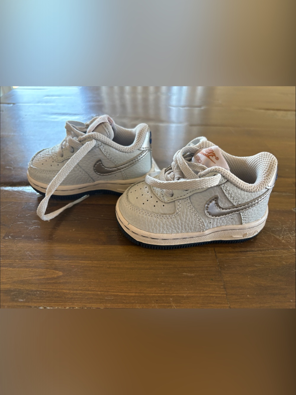 Nike Kids Light blue & Rose Gold Air Force 1 Low Sneakers size 3C - Picture 4 of 5
